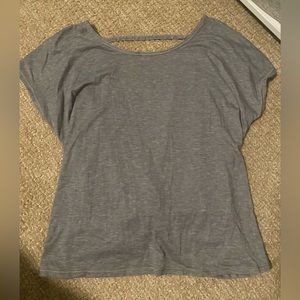 Lululemon Crescent T-Shirt in size 4 color grey